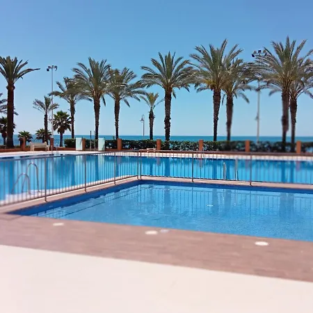 شقة Beachfront In ألغاروبو - كوستا